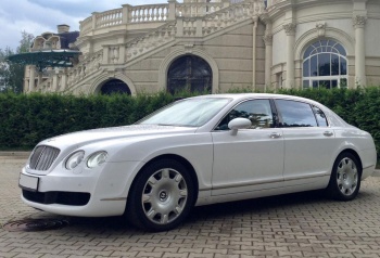 Bentley Continental белая